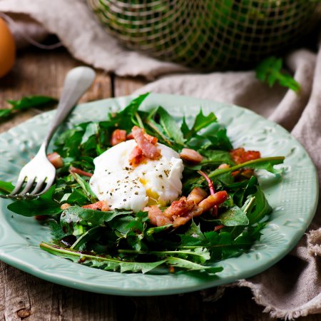 Salade de pissenlits aux lardons